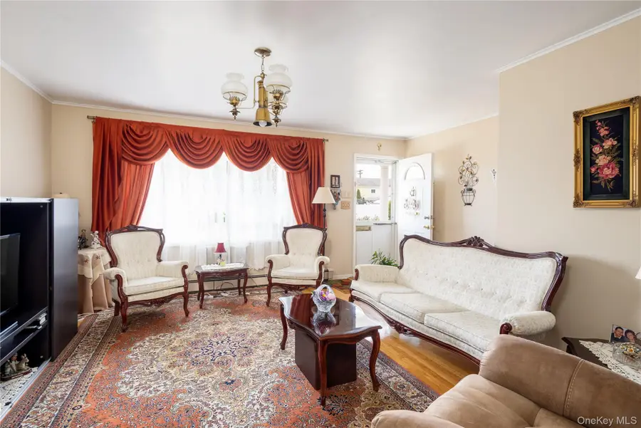 88 14th Street, Hicksville, NY 11801 - #3