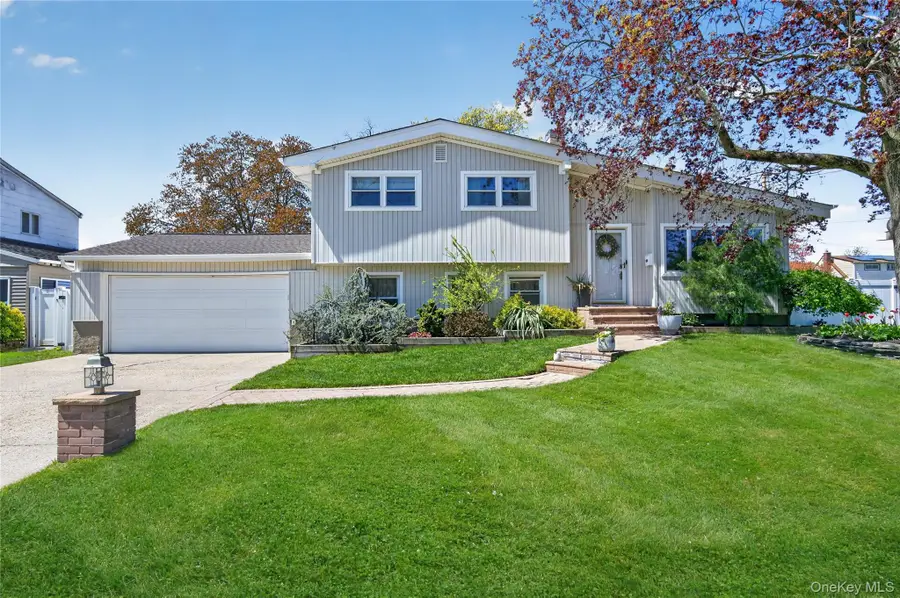 182 W 21st Street, Deer Park, NY 11729 - #3