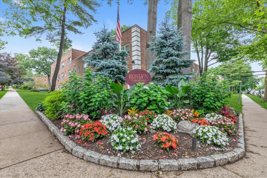 3 Edwards Street #1F, Roslyn Heights, NY 11577 - #2