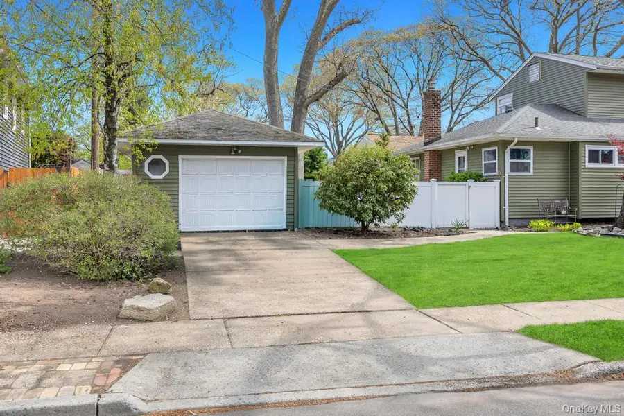 1492 Garden Street, East Meadow, NY 11554 - #3