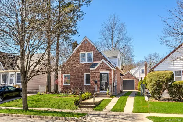 24 Beechhurst Avenue, Floral Park, NY 11001