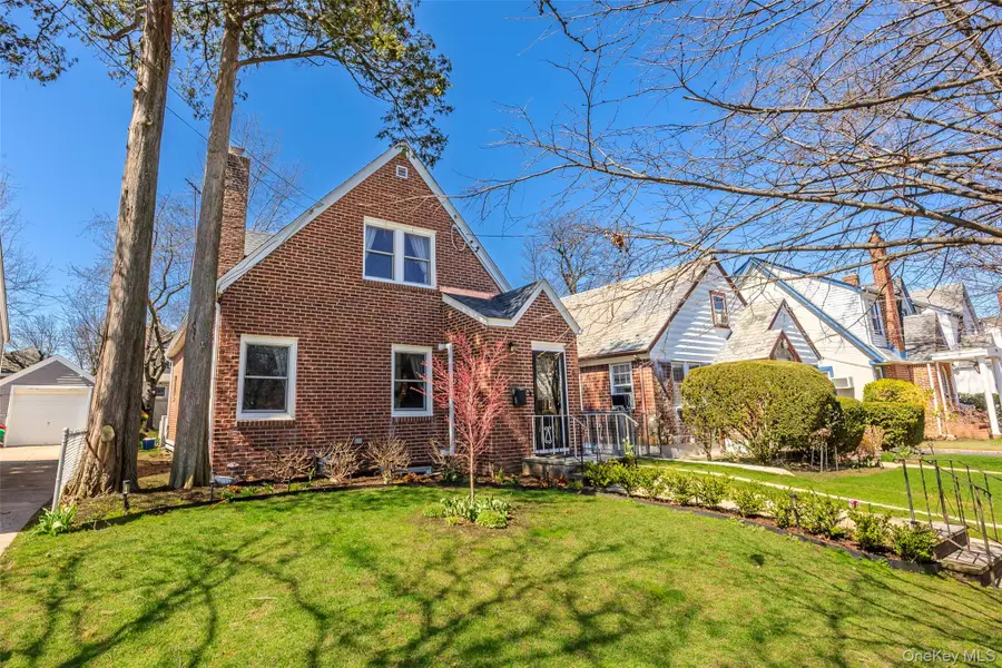 24 Beechhurst Avenue, Floral Park, NY 11001 - #2