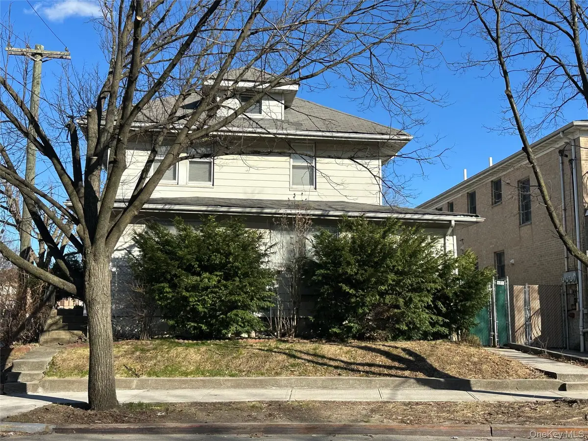 22-03 Parsons Boulevard, Whitestone, NY 11357 - #1