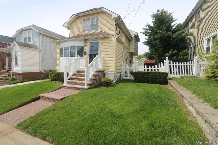 70 Mckee Street, Floral Park, NY 11001 - #3