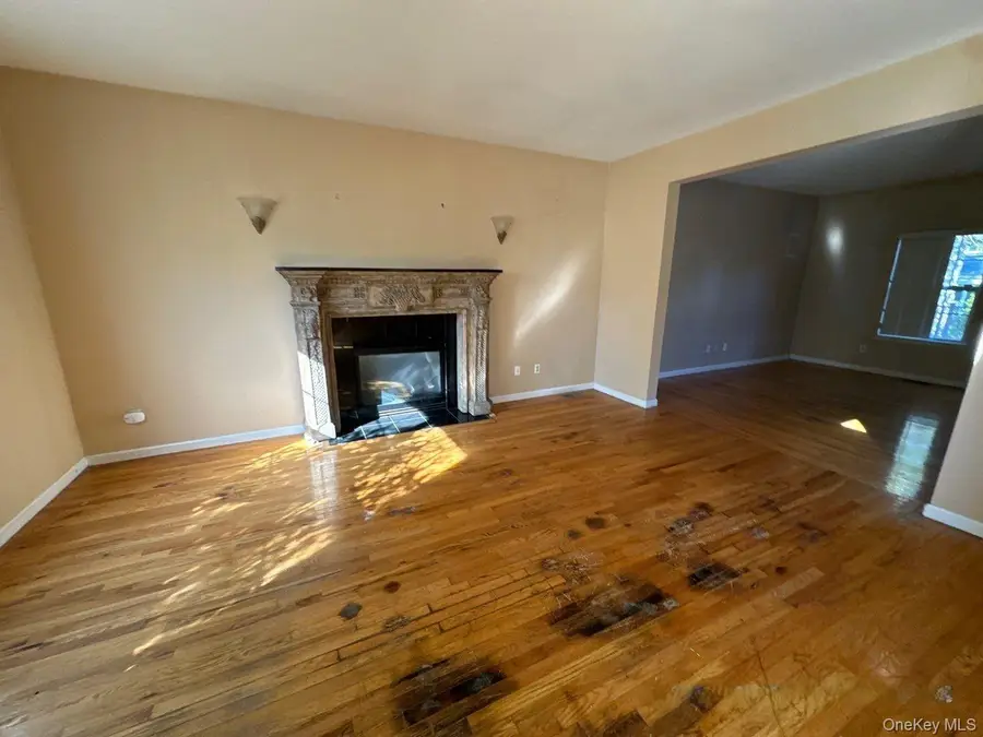 2 East Avenue, Coram, NY 11727 - #2