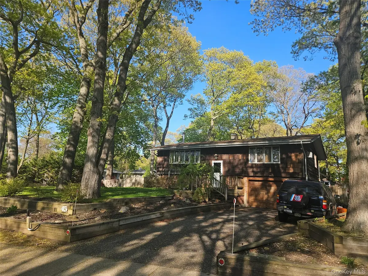 Address Withheld By Seller, Commack, NY 11725 - #1