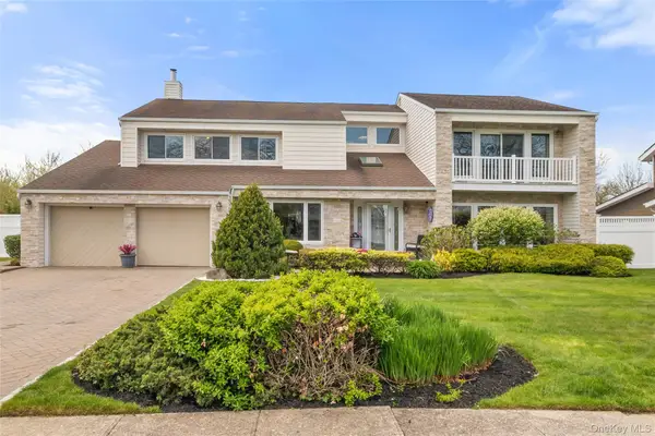 152 Pace Drive S, West Islip, NY 11795