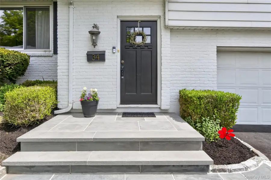 34 Bridge Road, Manhasset, NY 11030 - #2
