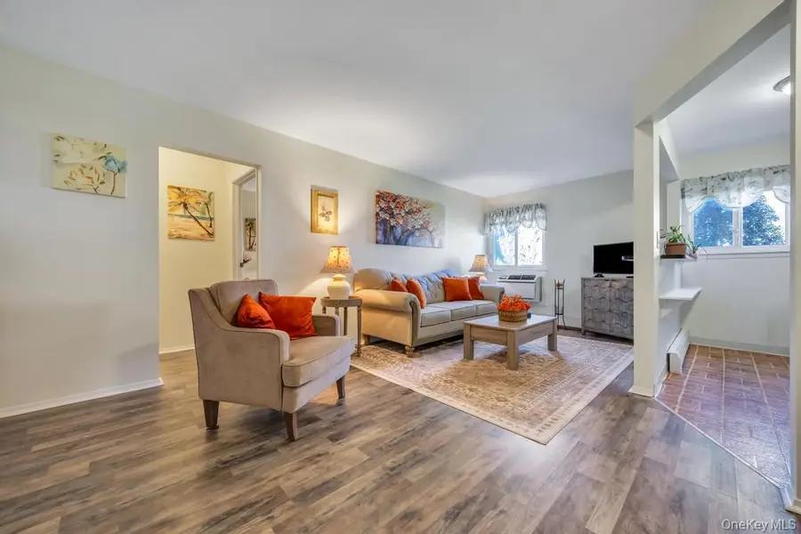 49 Mildred Place #4A, North Babylon, NY 11703 - #3
