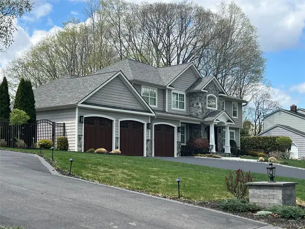 10 Kingfisher Drive, Smithtown, NY 11787