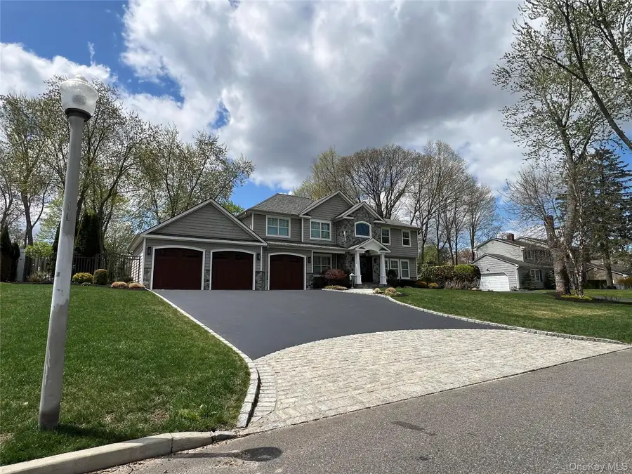 10 Kingfisher Drive, Smithtown, NY 11787 - #2