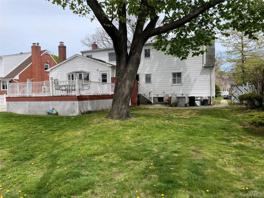 581 Grand Avenue, Lindenhurst, NY 11757 - #2