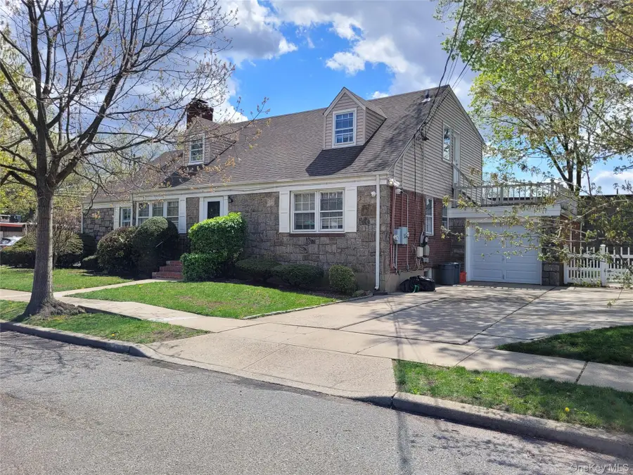 33 Nassau Boulevard, West Hempstead, NY 11552 - #2