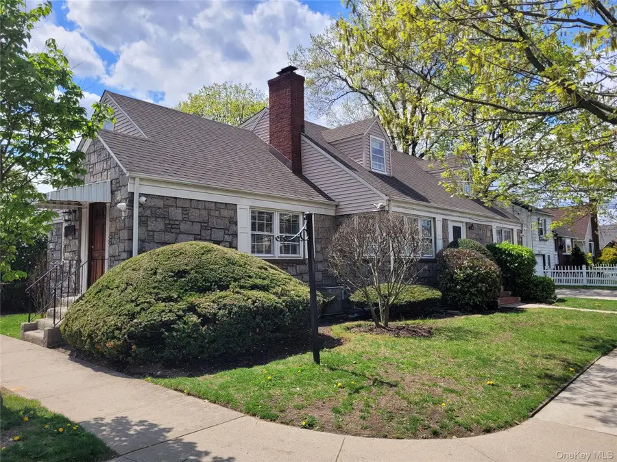 33 Nassau Boulevard, West Hempstead, NY 11552 - #3