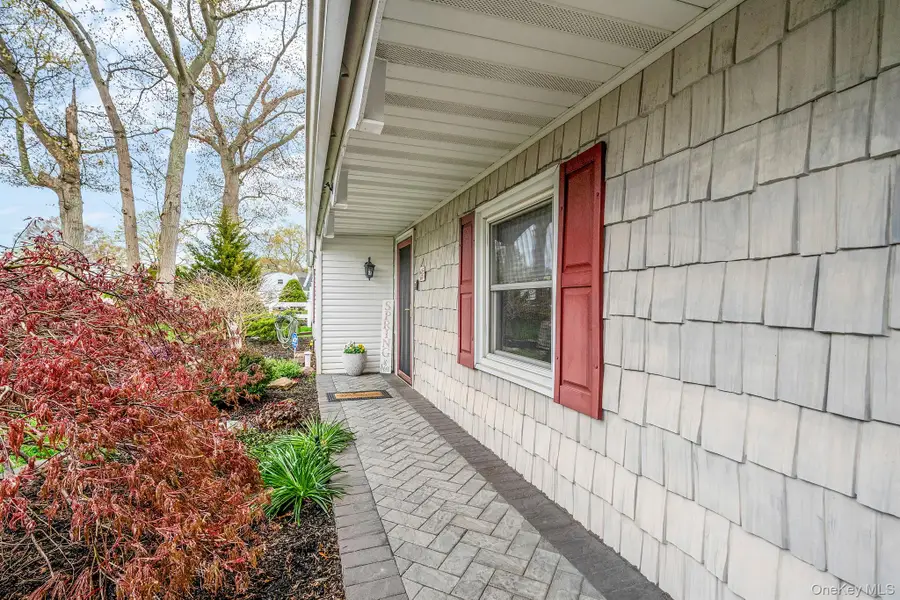 10 Lehigh Lane, Farmingville, NY 11738 - #3