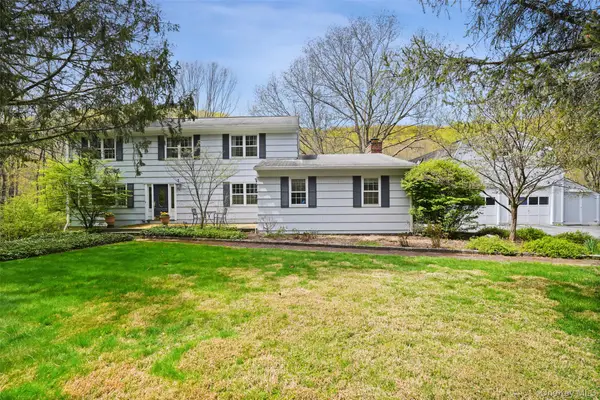 112 Parkview Road N, Pound Ridge, NY 10576