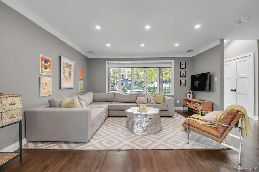 39 Warwick Place, Port Washington, NY 11050 - #3