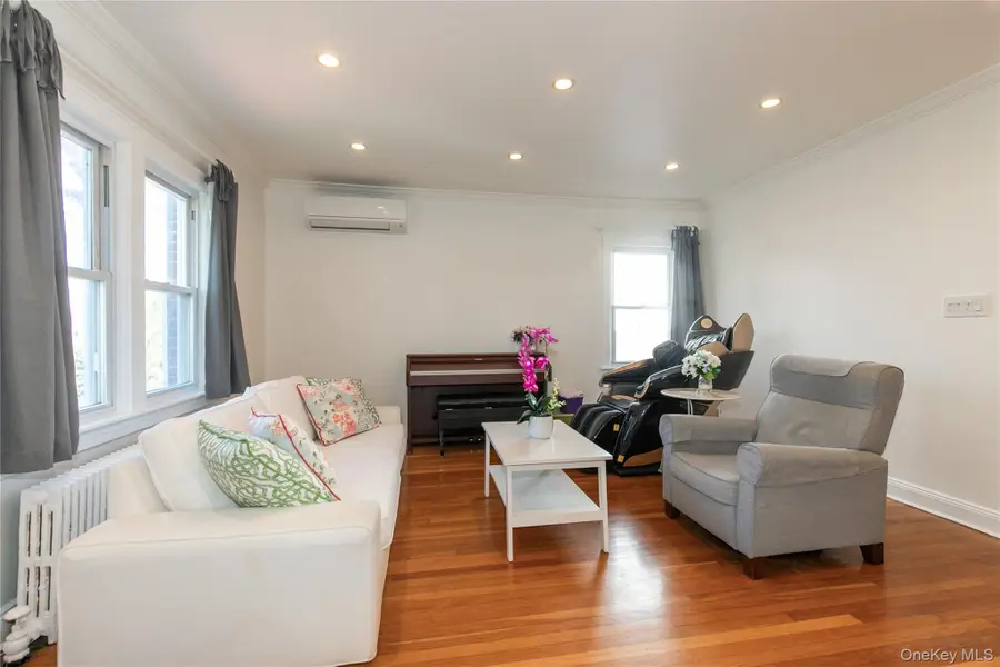 1067 Theodora Street, Franklin Square, NY 11010 - #3