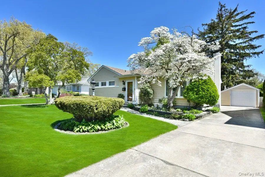 855 Preston Road, East Meadow, NY 11554 - #2