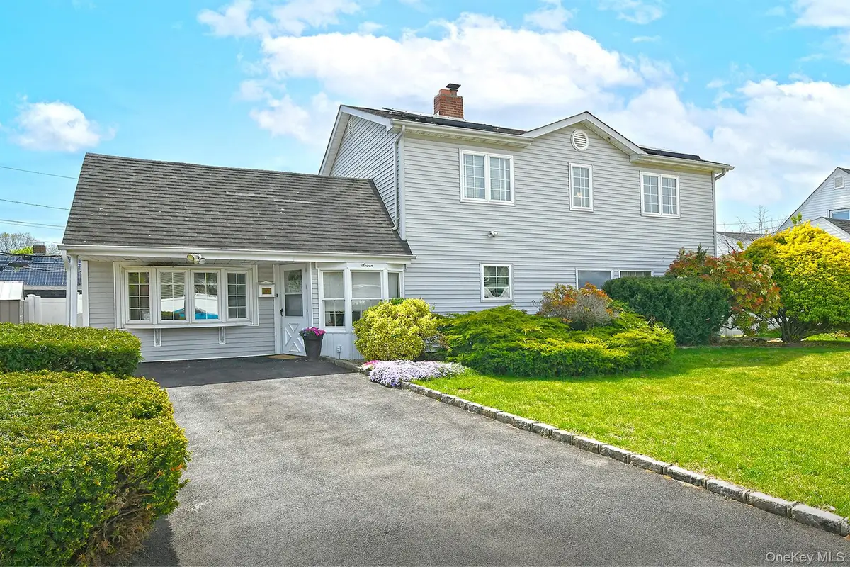 7 Low Lane, Levittown, NY 11756 - #1