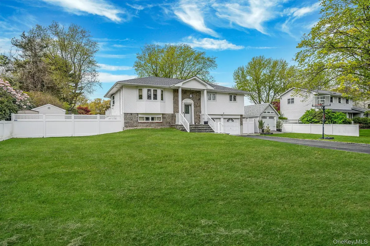 6 Warbler Lane, Commack, NY 11725 - #1