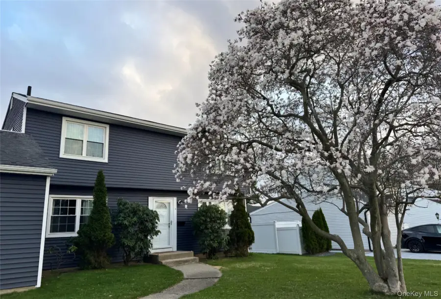 14 Bradford Road, Plainview, NY 11803 - #2