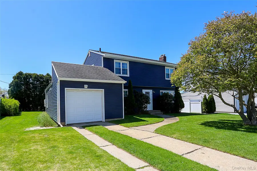 14 Bradford Road, Plainview, NY 11803 - #3