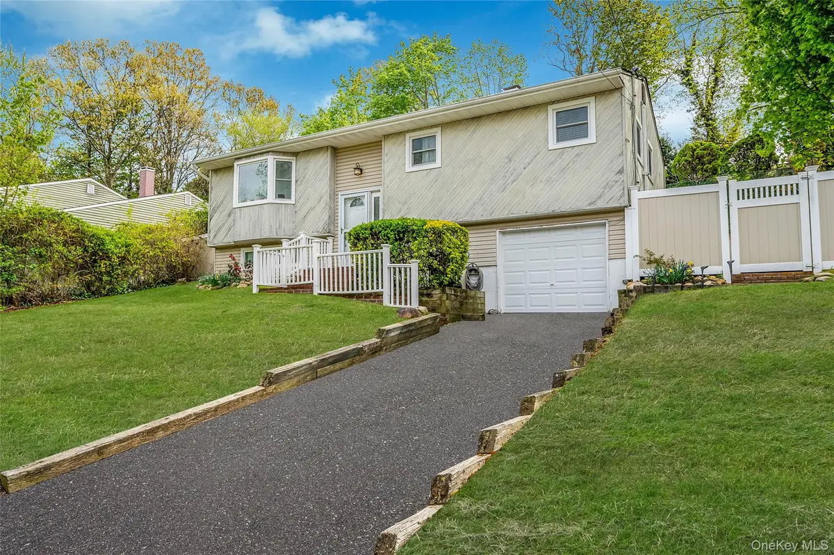 8 Gaymor Lane, Farmingville, NY 11738 - #1