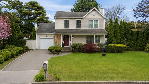 502 Martha Avenue, Bellport, NY 11713