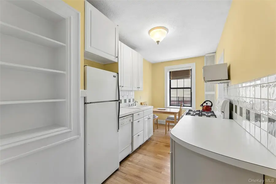 6812 Burns Street #A3, Forest Hills, NY 11375 - #3