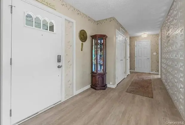 33 Long Bow Lane, Commack, NY 11725 - #3