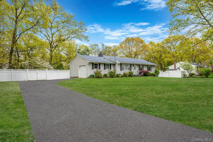 19 Pumpkin Road, Saint James, NY 11780 - #2
