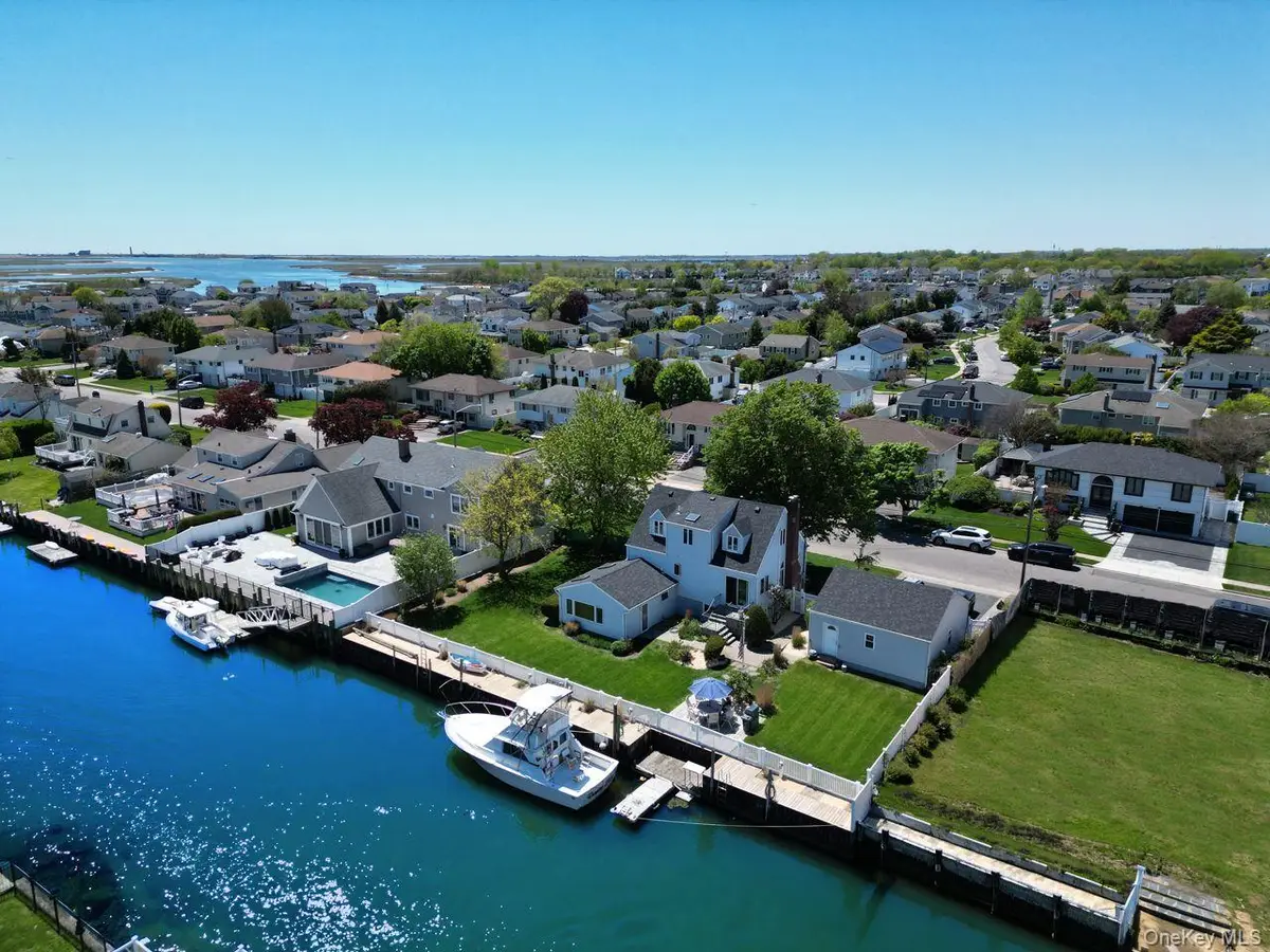 61 S Bay Avenue, Massapequa, NY 11758 - #1
