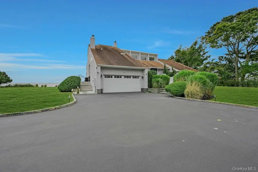11 Convent Lane, Center Moriches, NY 11934 - #2