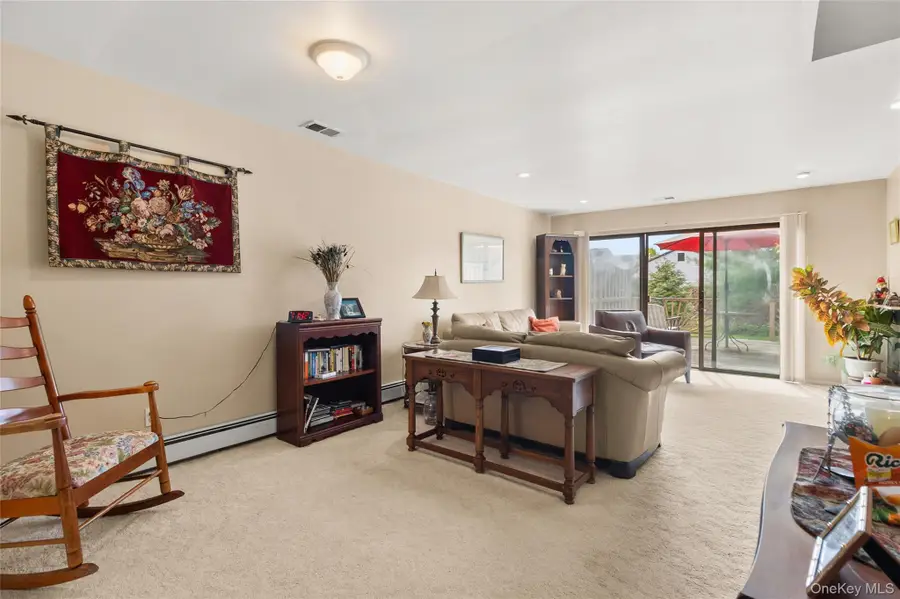 129 Beecher Avenue Extension, East Islip, NY 11730 - #3