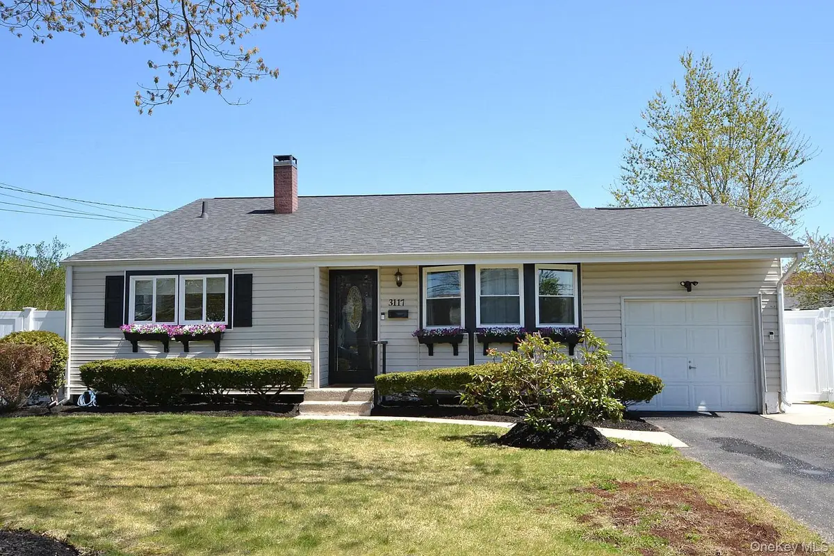 3117 Newport Avenue, Medford, NY 11763 - #1