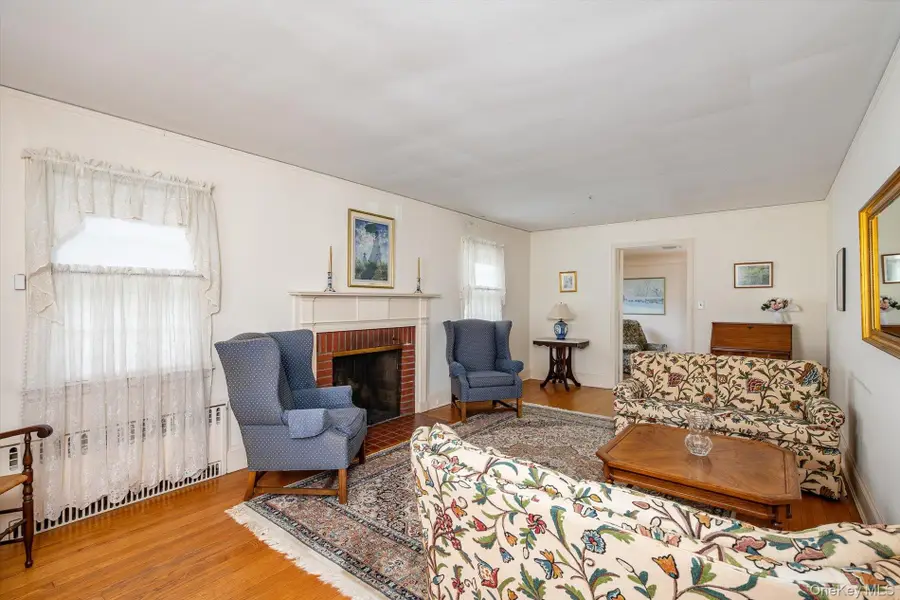 108 Charles Street, Mineola, NY 11501 - #3