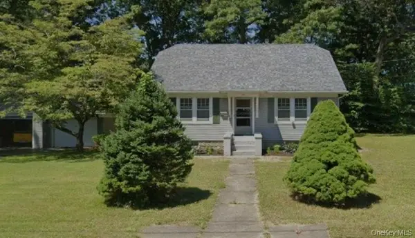 20 Gatelot Avenue, Ronkonkoma, NY 11779