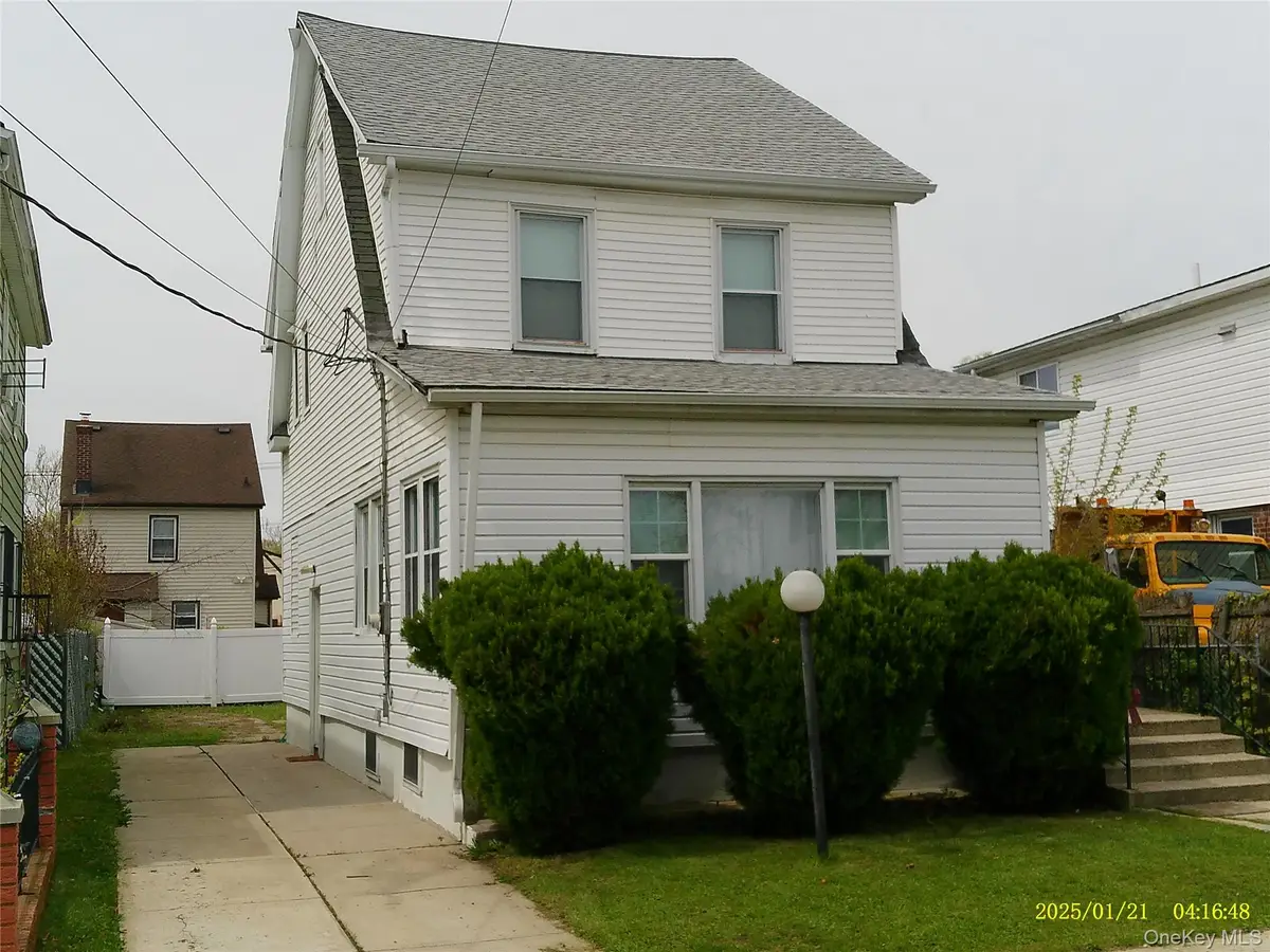 12128 194th Street, Springfield Gardens, NY 11413 - #1