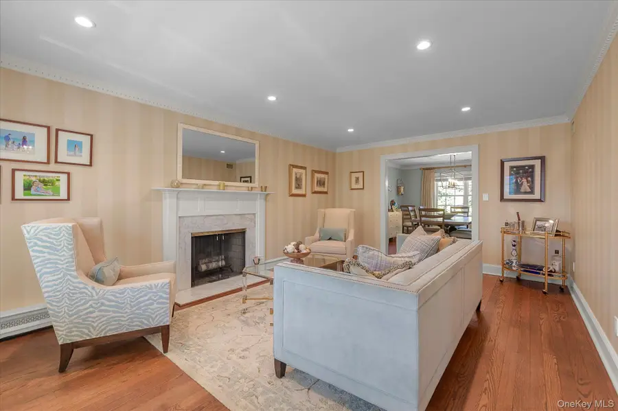 6 Maple Avenue, Locust Valley, NY 11560 - #3