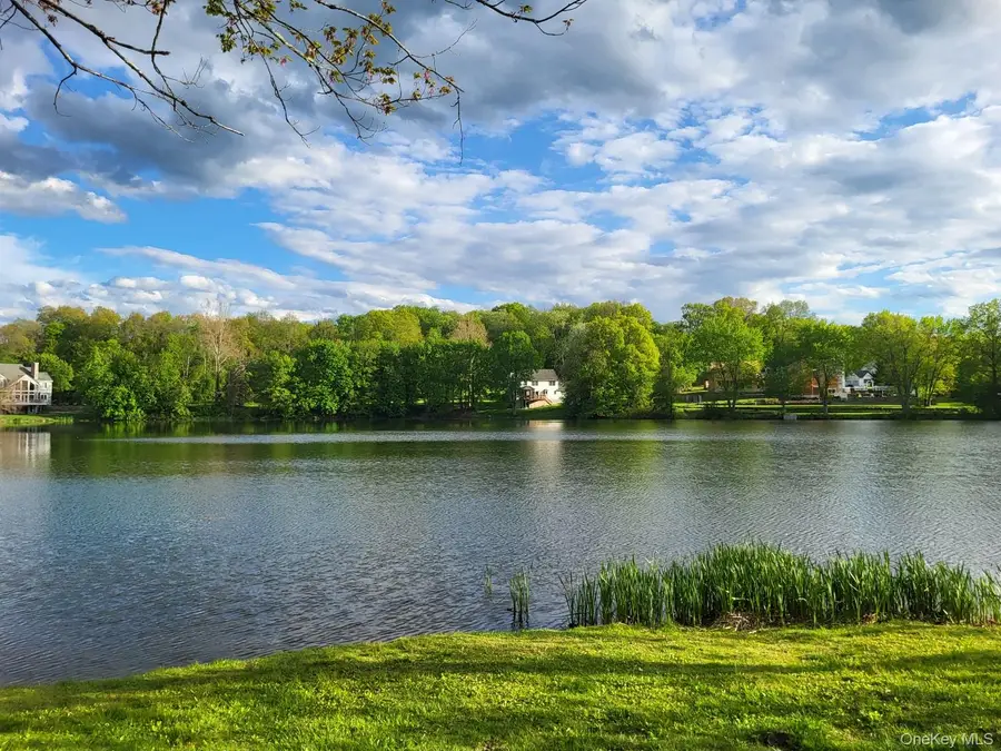 8 Oak Drive, New Windsor, NY 12553 - #2