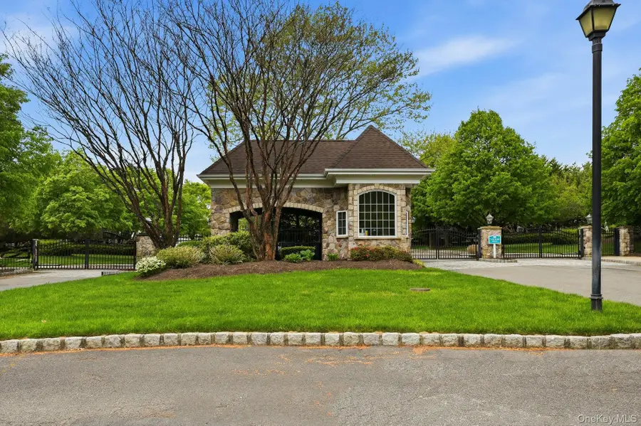 127 Elmwood Drive, Dix Hills, NY 11746 - #3