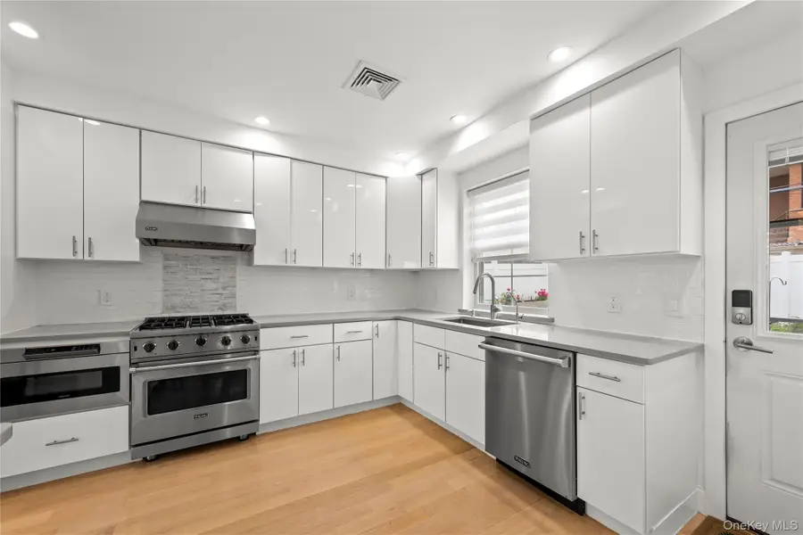 53-16 Concord Street, Little Neck, NY 11362 - #3