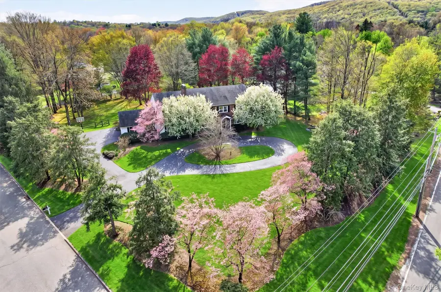 1 Vivian Place, Montebello, NY 10901 - #3