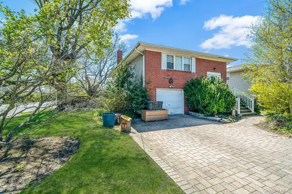 202 N Hickory Street, Massapequa, NY 11758