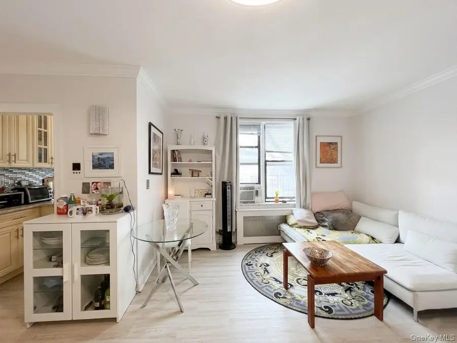 71-11 Yellowstone Boulevard #2G, Flushing, NY 11375 - #3