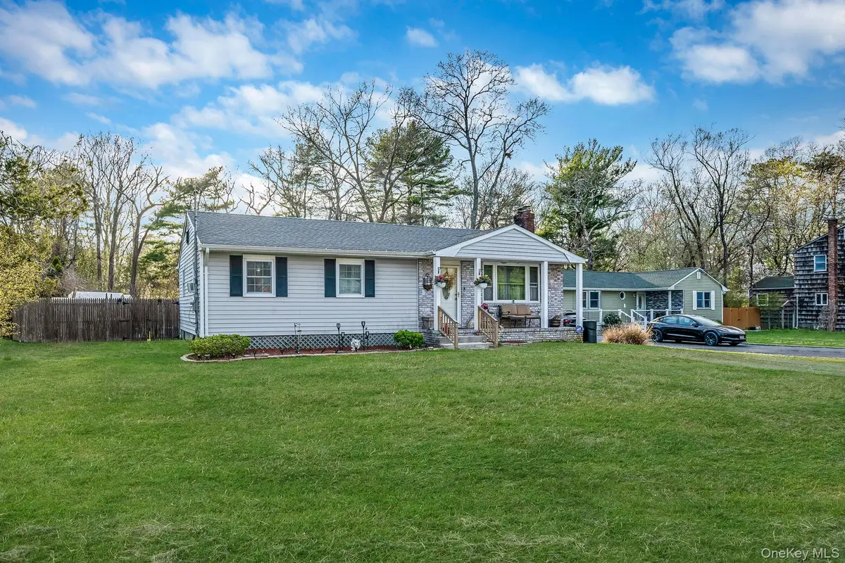 134 Park Lane, Middle Island, NY 11953 - #1