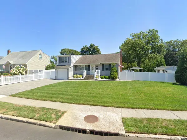 871 Pineneck Road, Seaford, NY 11783