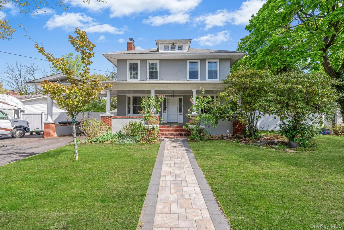 537 Livingston Street, Westbury, NY 11590 - #1