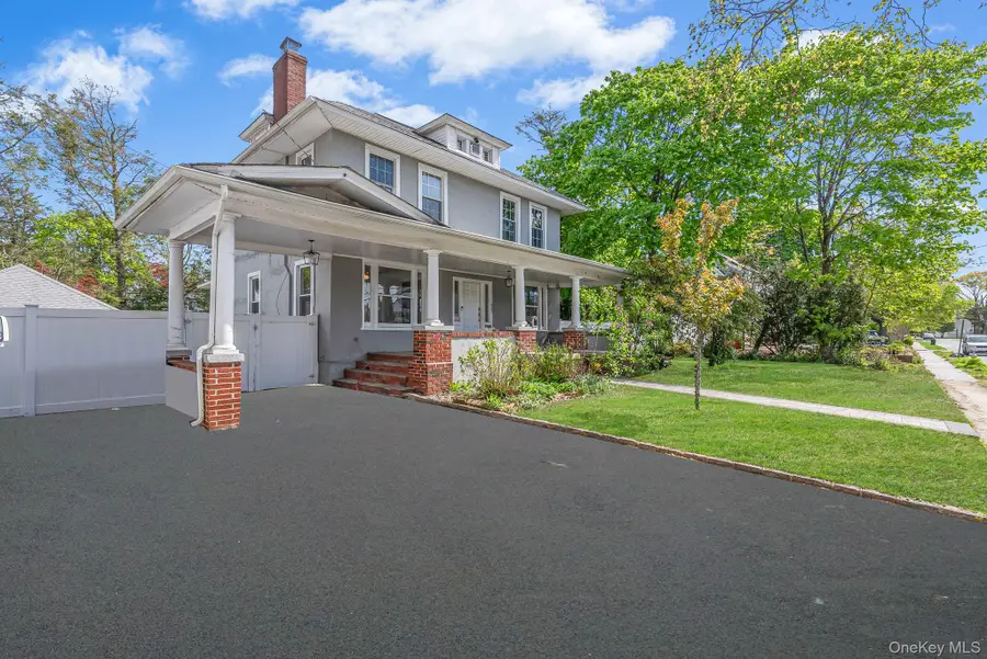 537 Livingston Street, Westbury, NY 11590 - #3